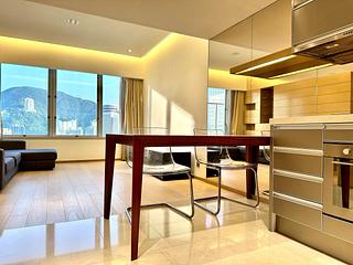 Wan Chai - Convention Plaza Apartments 07
