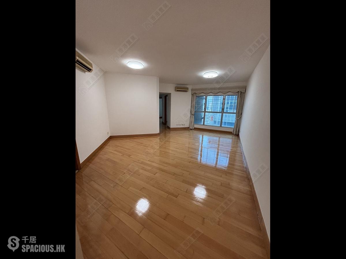 West Kowloon - The Waterfront Phase 2 Block 7 01