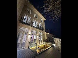 The Peak - Strawberry Hill 24