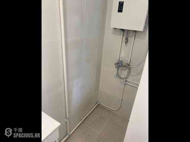 Wan Chai - Tonnochy Towers Block B 07