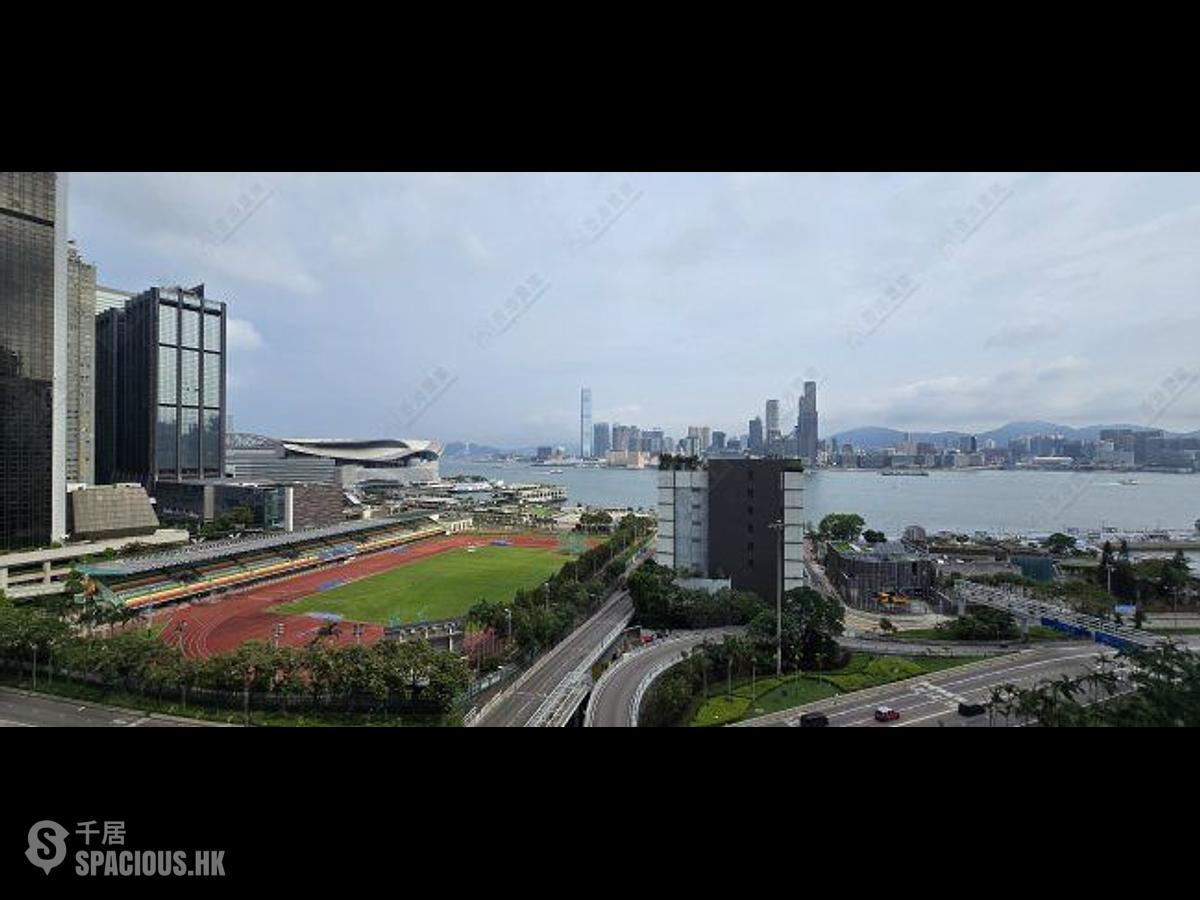 Wan Chai - The Gloucester 01