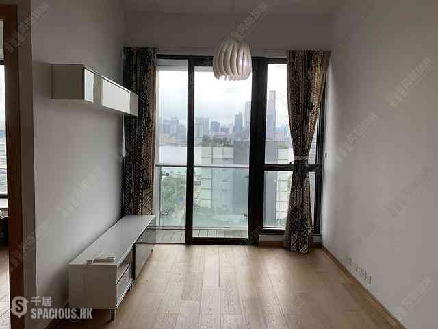 Wan Chai - The Gloucester 01