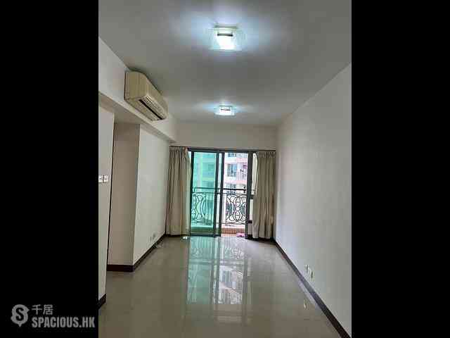 Kennedy Town - The Merton 01
