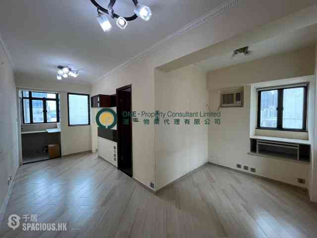 Sai Ying Pun - Fung King Court 01