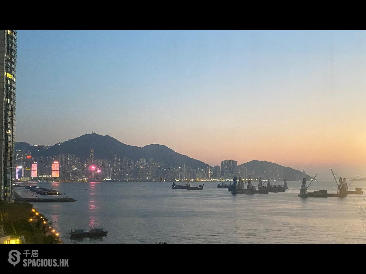 Tai Kok Tsui - Hampton Place 01