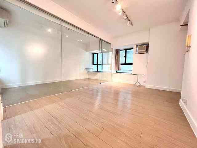 Wan Chai - Pinnacle Building 03