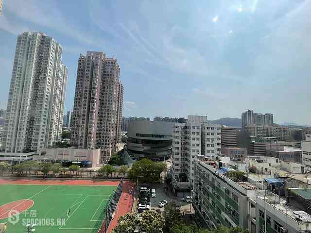 Yuen Long - Yue Fat House (Building) 01