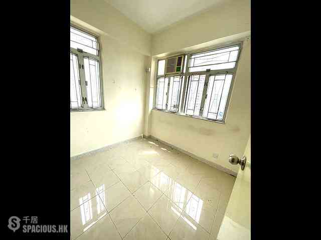 Yuen Long - Yue Fat House (Building) 04