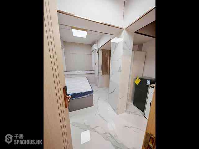 Tsim Sha Tsui - Golden Crown Court 01