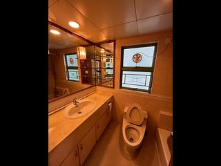 Mid Levels Central - Goldwin Heights 02
