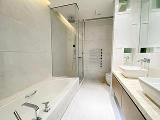 The Peak - 7-15 Mount Kellett Road 08
