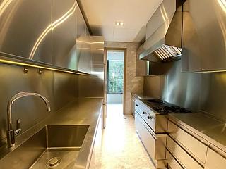 The Peak - 7-15 Mount Kellett Road 11