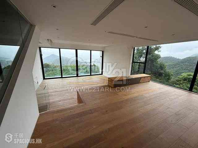 The Peak - Watford Villa 14