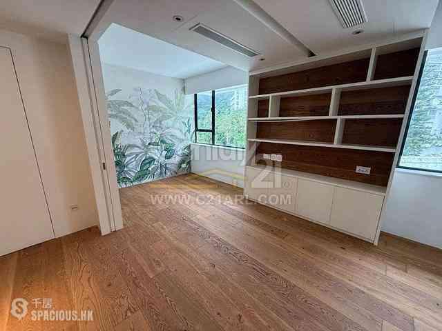 The Peak - Watford Villa 19