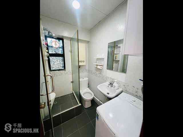 Sai Ying Pun - Fung King Court 09