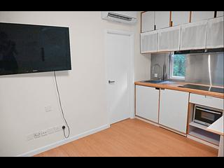 Mid Levels Central - Windsor Court 06