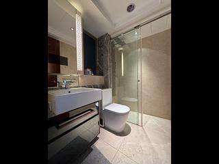 Wan Chai - The Avenue Phase 1 Block 5 04