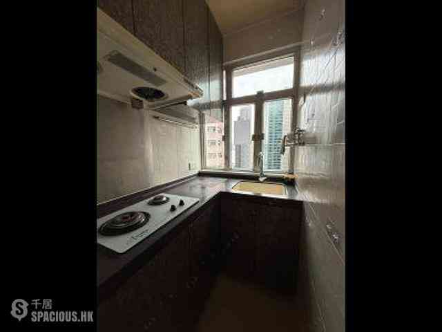 Sai Ying Pun - Koon Wah Building 02