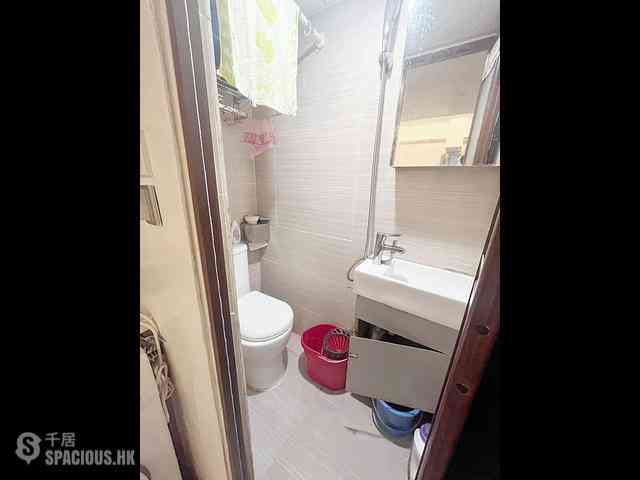 Sheung Wan - Yau Sing Building 04