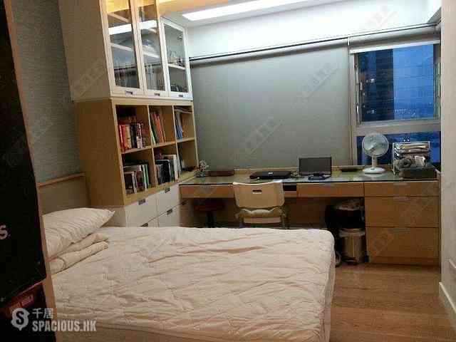 West Kowloon - The Waterfront Phase 2 Block 5 13