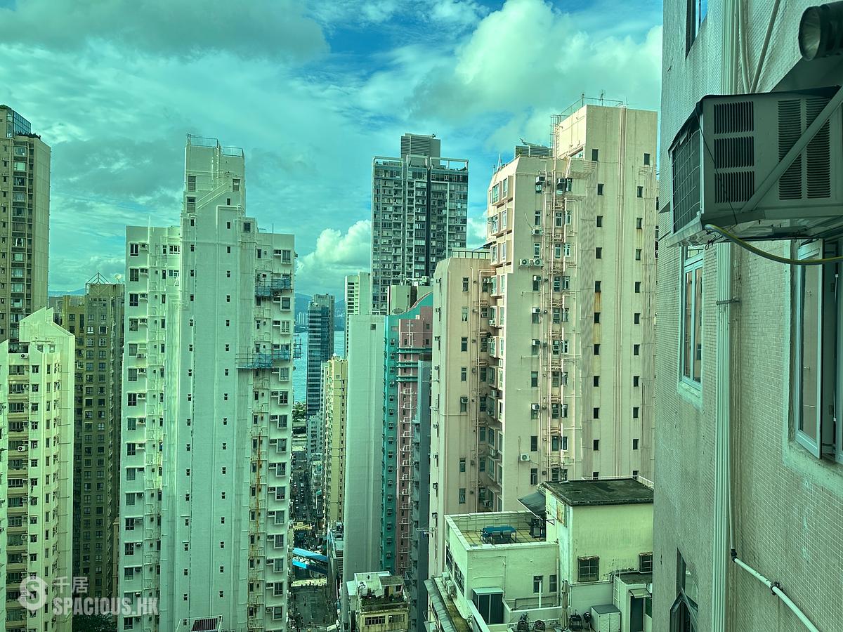 Sai Ying Pun - Golden Phoenix Court 01