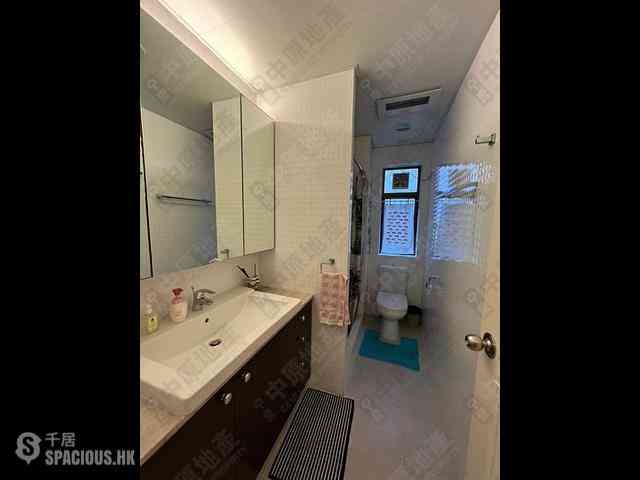 Pok Fu Lam - Baguio Villa Block 42 04
