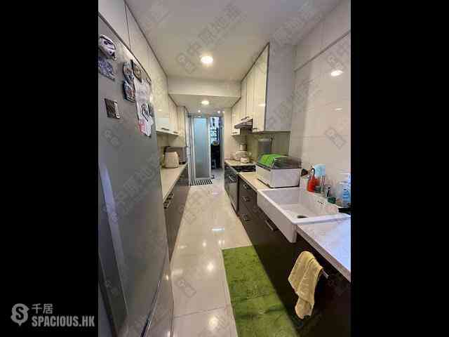 Pok Fu Lam - Baguio Villa Block 42 05
