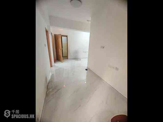 Kennedy Town - Luen On Apartments 02