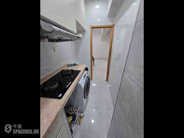 Kennedy Town - Luen On Apartments 07