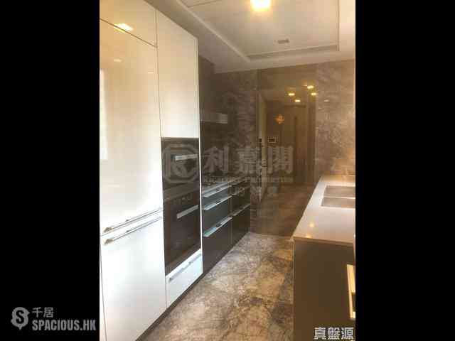 North Point - Victoria Harbour Phase 1B Tower 2 06