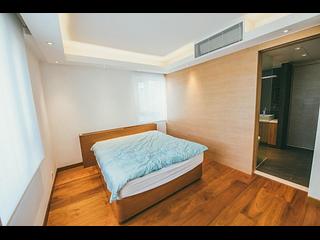 Tai Hang - Alpha Court 08