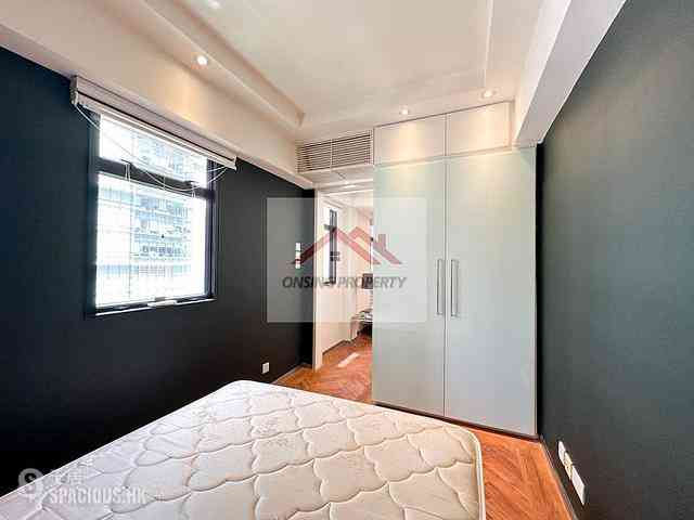 Wan Chai - Shun Ho Building 08