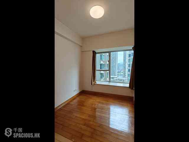 West Kowloon - The Waterfront Phase 1 Block 3 08