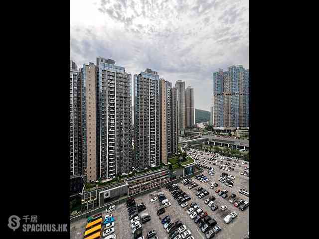 Tseung Kwan O - The Parkside Block 2 02