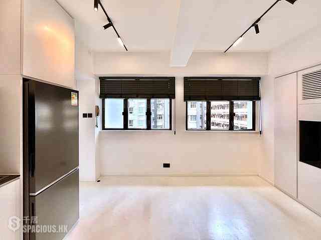 Sai Ying Pun - Wah Tat Court 01