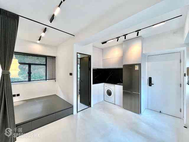 Sai Ying Pun - Wah Tat Court 02