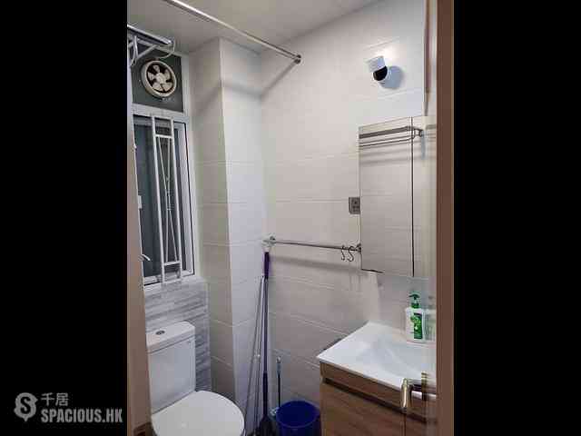 Causeway Bay - Chung Min Mansion 05