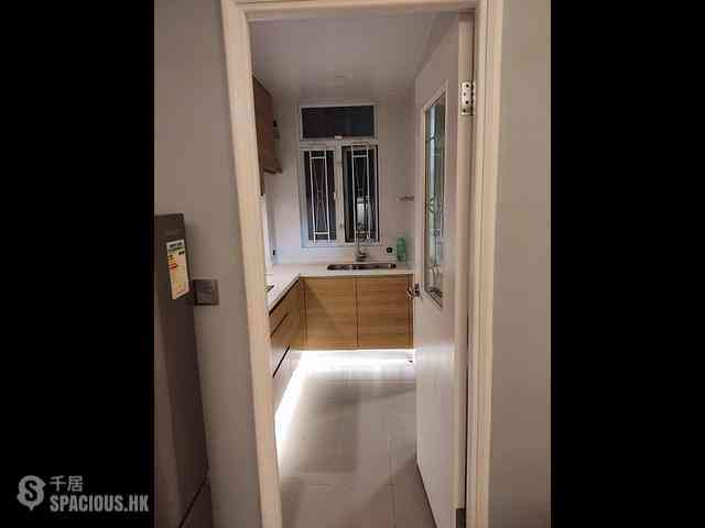 Causeway Bay - Chung Min Mansion 06