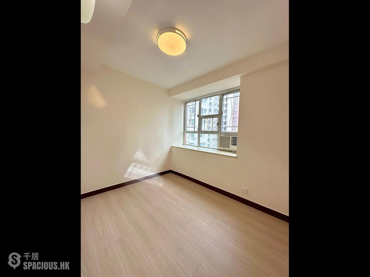 Sai Ying Pun - Wah Fai Court 01