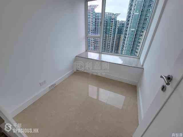 Lohas Park - Lohas Park Phase 1 The Capitol Tower 1 07