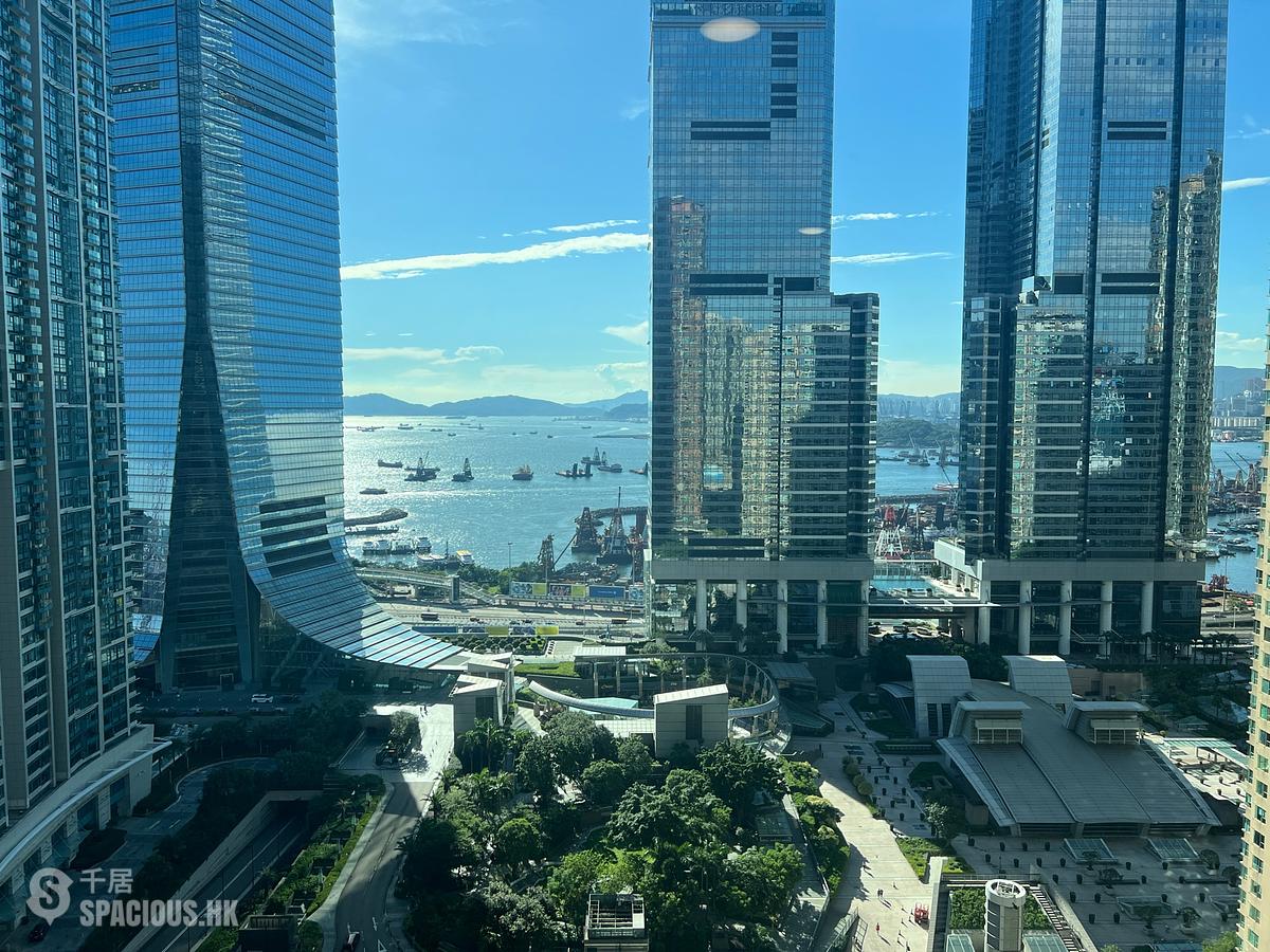 West Kowloon - The Arch Moon Tower (Block 2A) 01