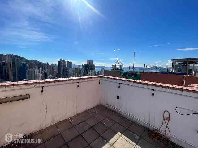 Sheung Wan - Queen's Terrace Block 1 05