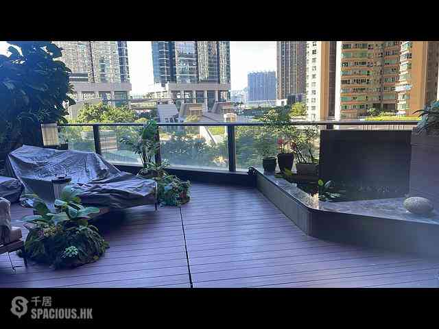 West Kowloon - The Arch Sun Tower (Block 1A) 01
