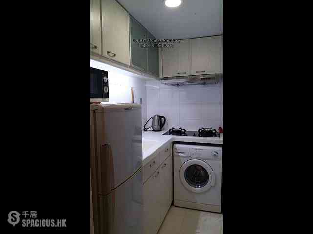 Wan Chai - Tonnochy Towers Block B 06