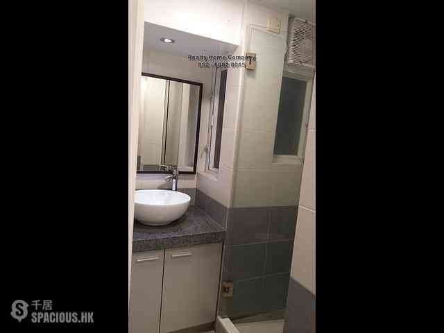 Wan Chai - Tonnochy Towers Block B 09