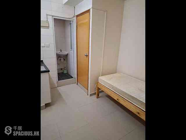 Sheung Wan - Kam Fung Building 01