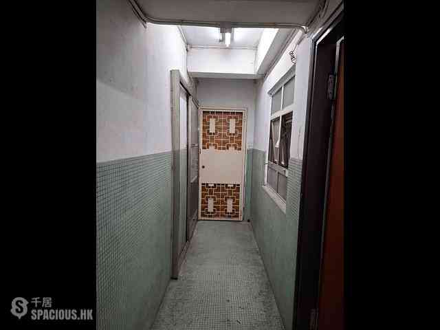 Sheung Wan - Kam Fung Building 04