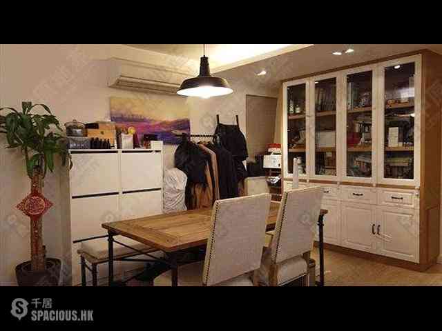 Pok Fu Lam - Baguio Villa Block 22 07