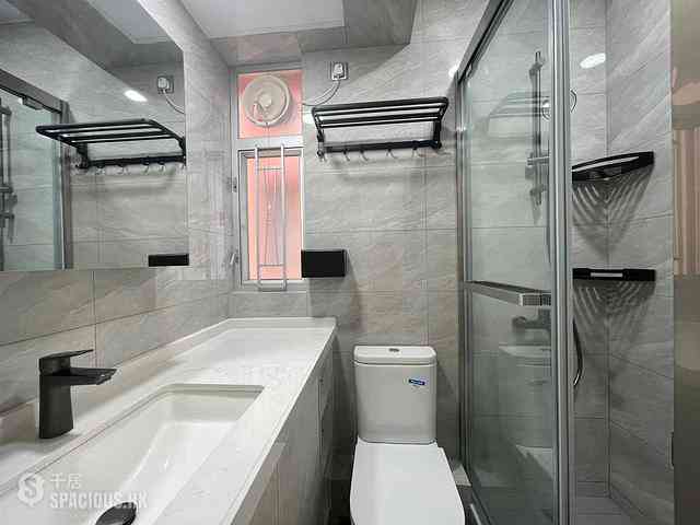 Sai Ying Pun - Kwan Yick Building Phase 3 06