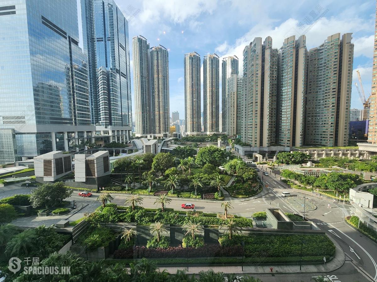 West Kowloon - The Harbourside Block 3 01